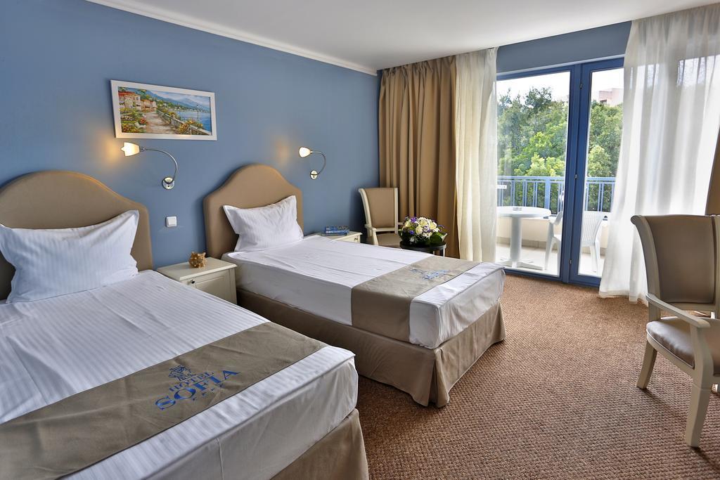 Double or Twin Room Balcony Park View
