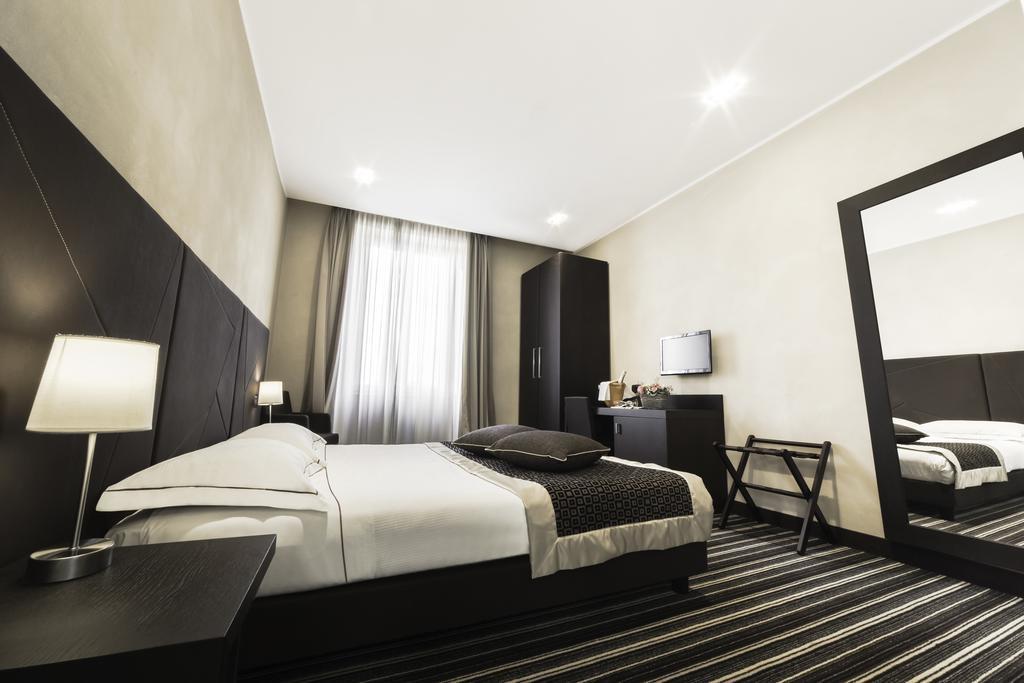Triple Room,396212634:JPEG
