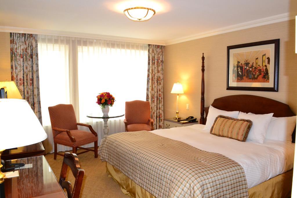 King Superior Room
