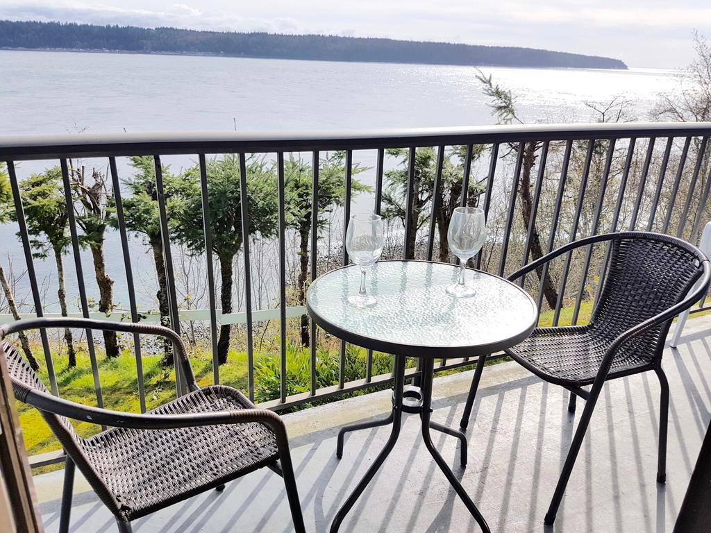 Oceanfront Full Kitchen Suite Private Balcony 2 Queen