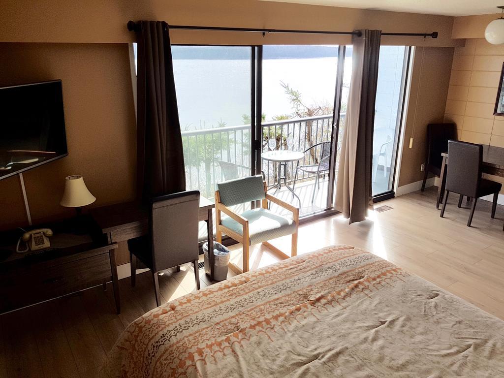 Oceanfront Full Kitchen Suite Private Balcony 2 Queen