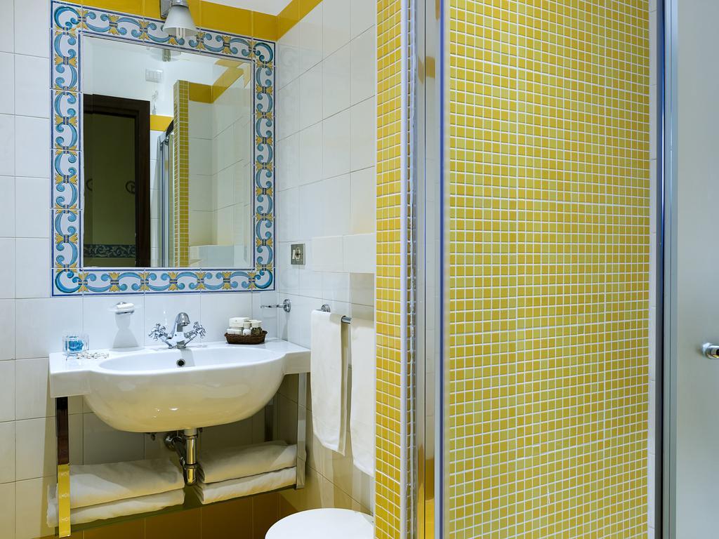 Double or Twin Room Side Sea View