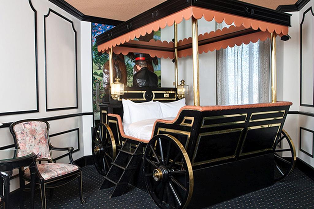 Victorian Coach Theme