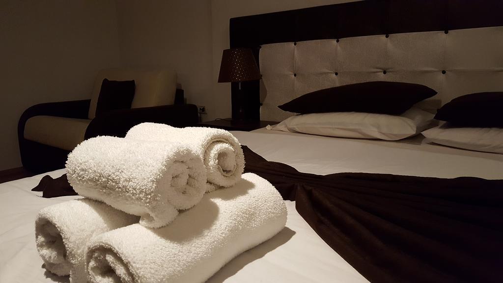 Double Room,401646108:JPEG