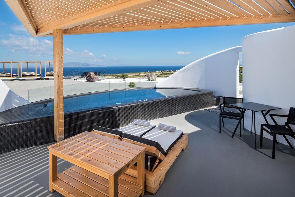 Elea Home outdoor Plunge Pool