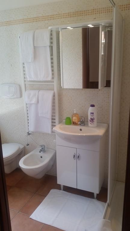 Triple Room Bathroom