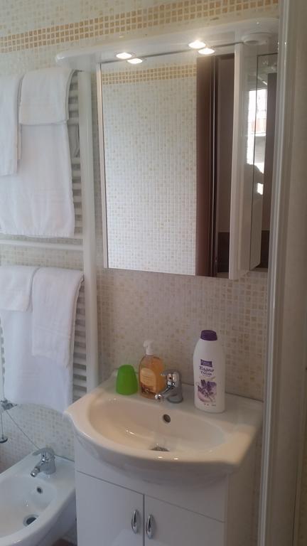 Triple Room Bathroom