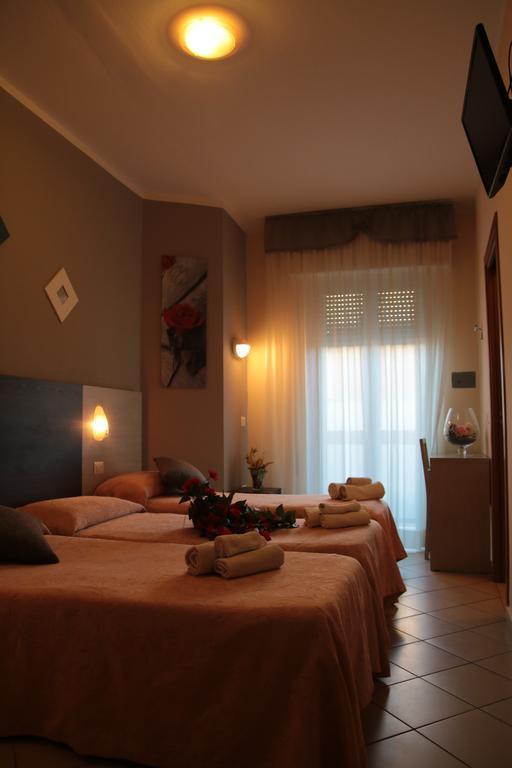 Triple Room,1209346699:JPEG