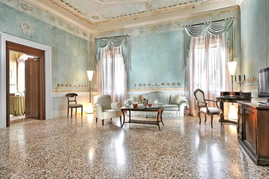 Suite Balcony