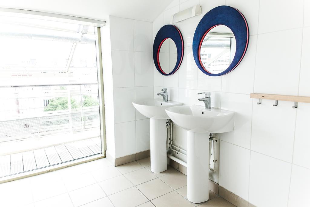 Quarto Twin com Casa de Banho Partilhada