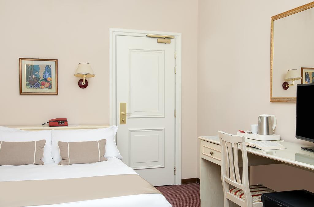 Classic Single Room