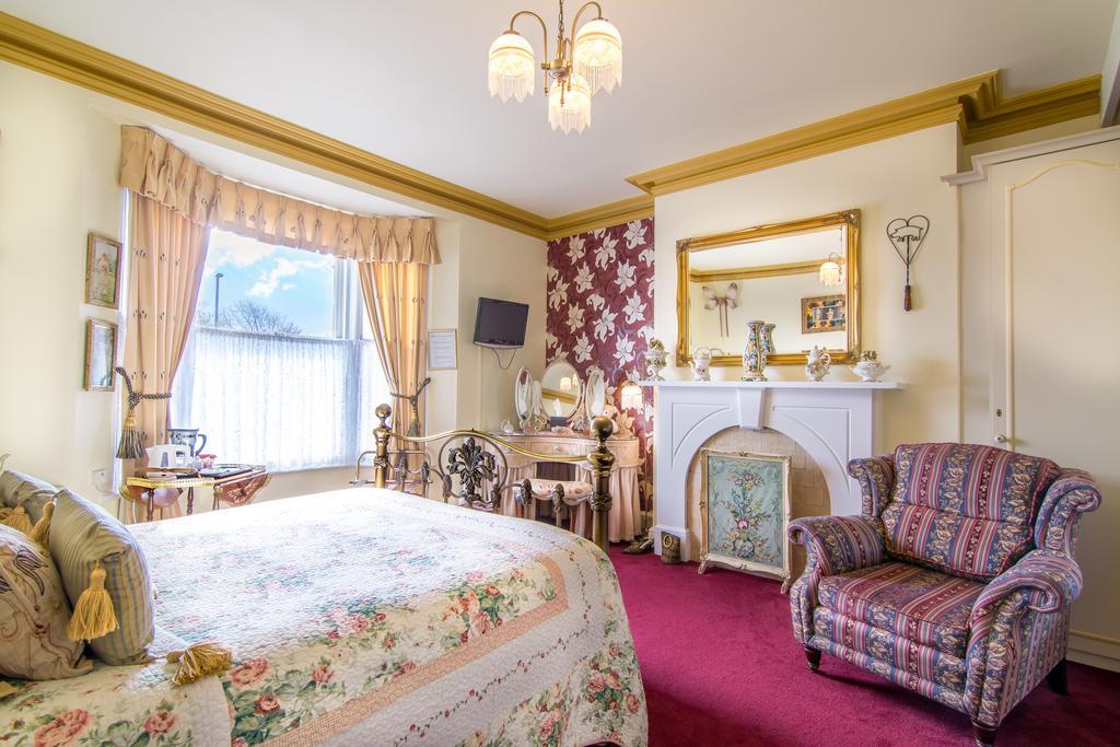 Double Room with Private External Bathroom