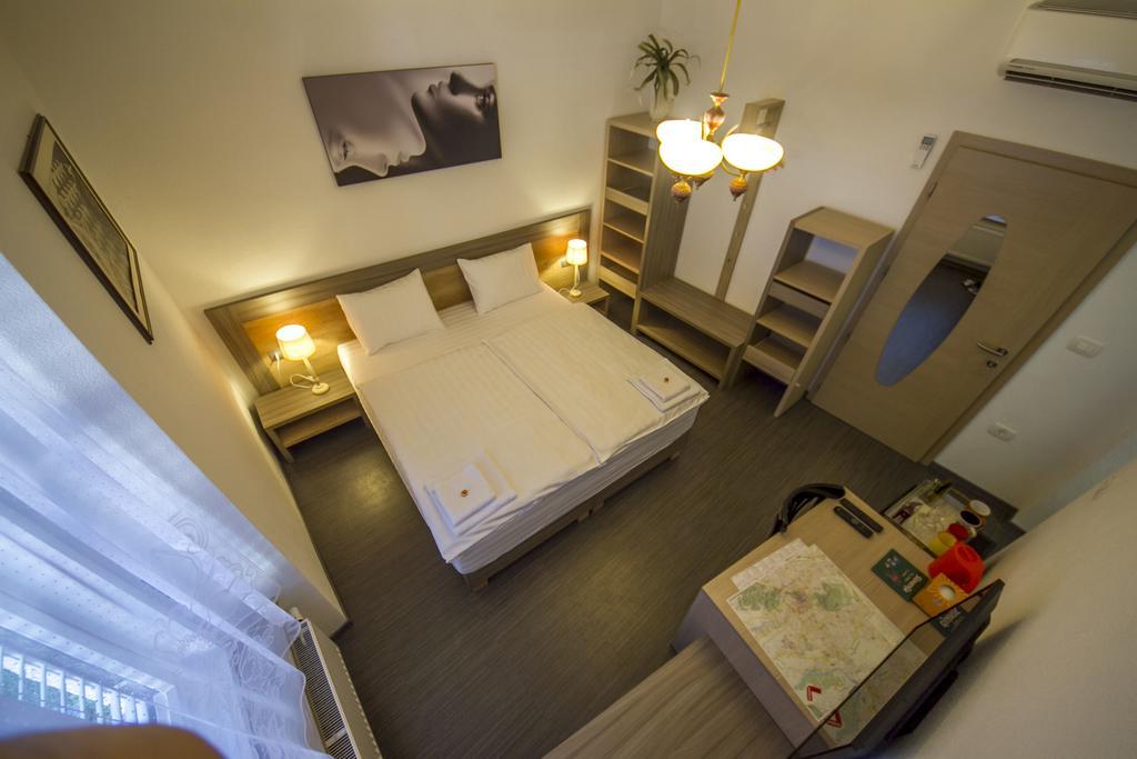 Double Room Private Bathroom