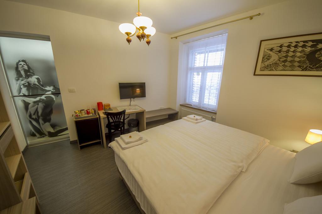 Double Room Private Bathroom