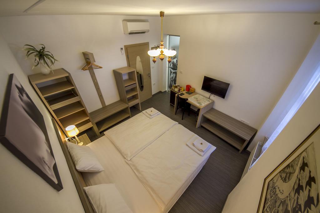 Double Room Private Bathroom