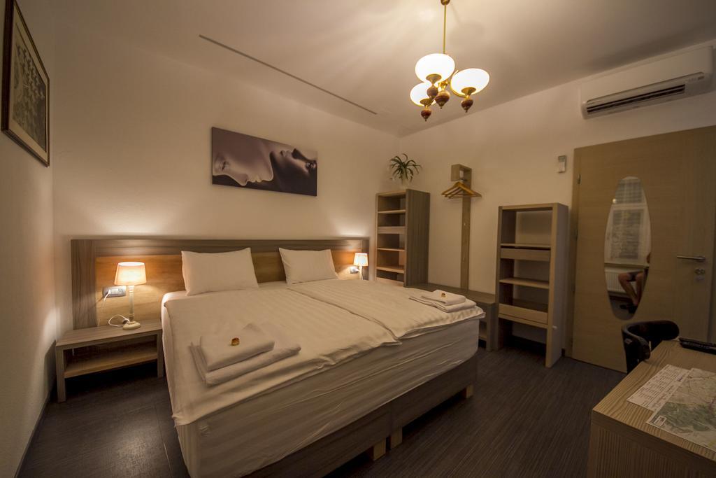 Double Room Private Bathroom
