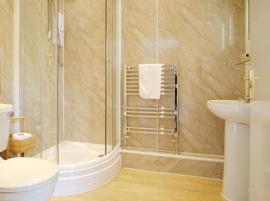 Double Room,411426270:JPEG
