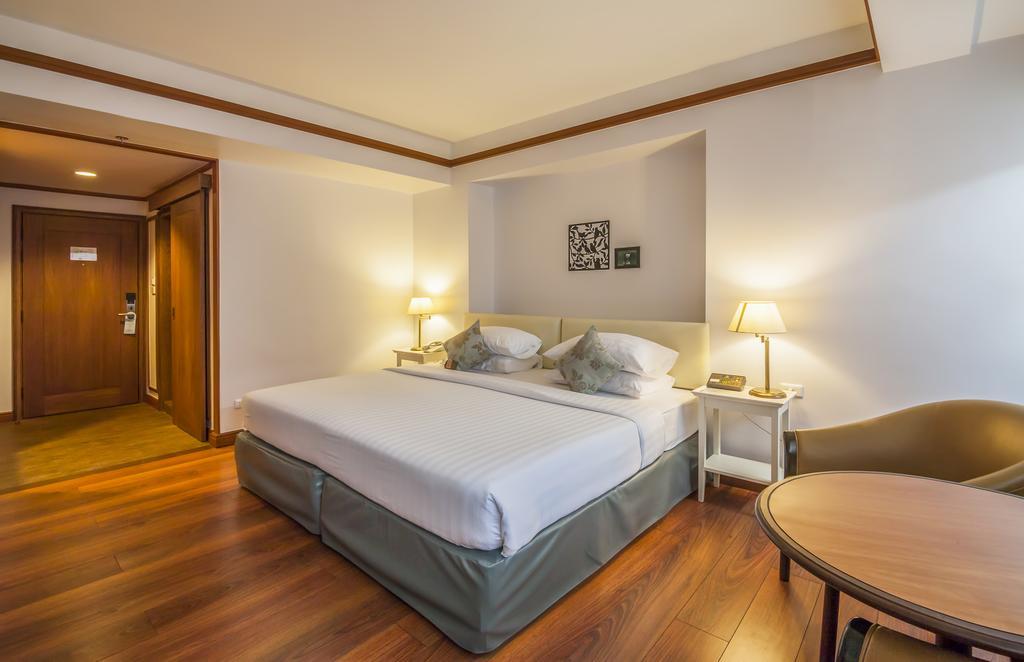Deluxe Double or Twin Room