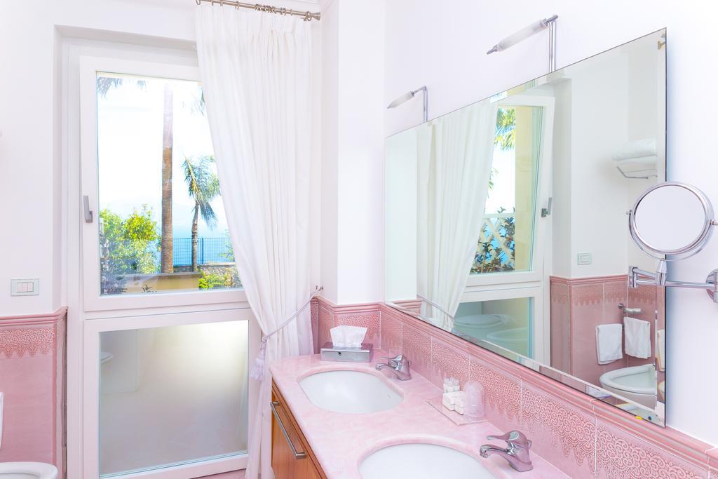 Suite with Sea View,415589304:JPEG