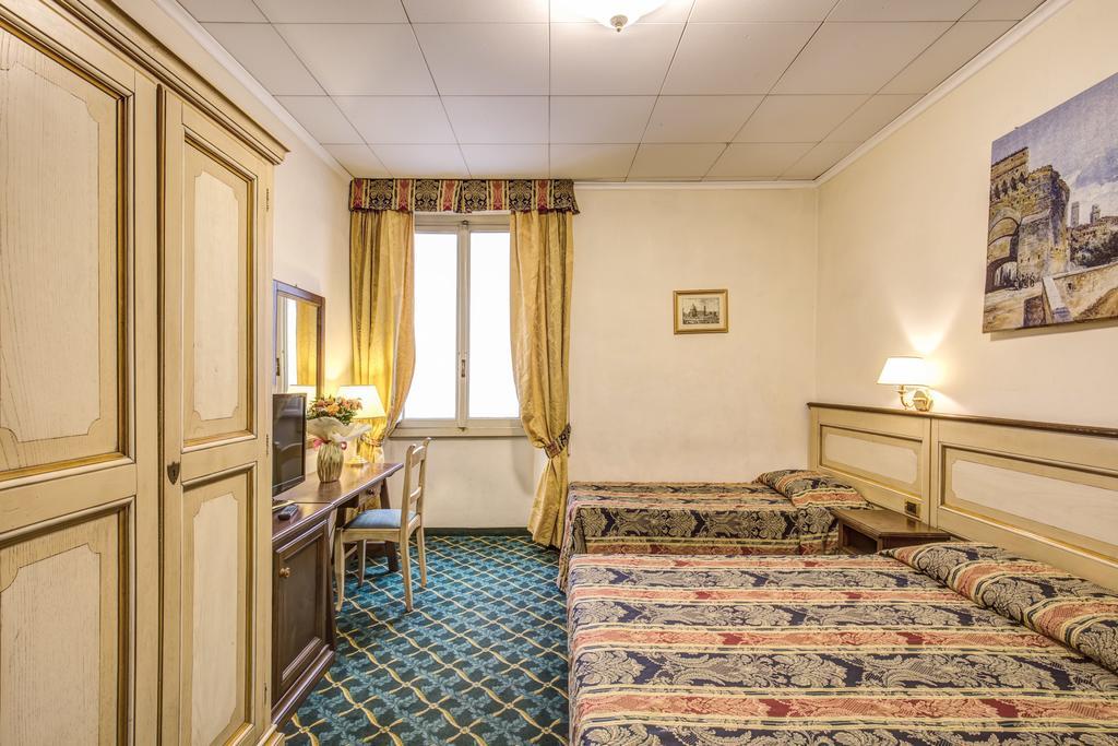 Triple Room,1588039911:JPEG