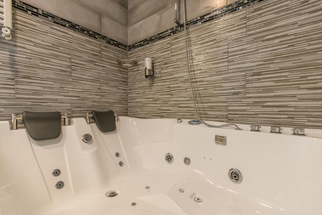 Deluxe Double Room Spa Bath,415897992:JPEG