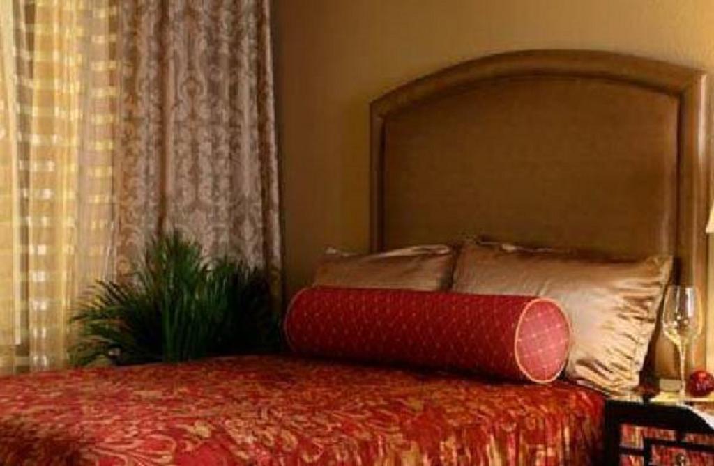 One-Bedroom King Suite