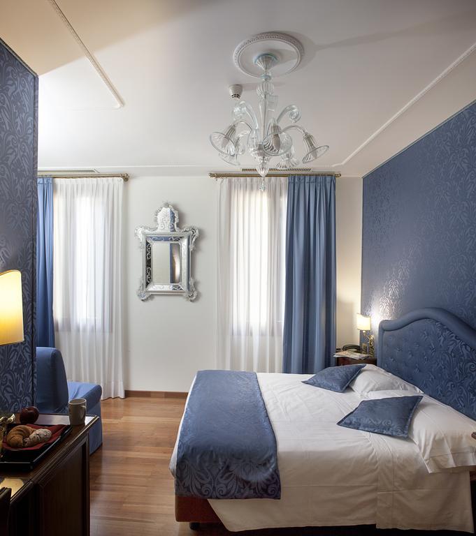 Junior Suite Canal View