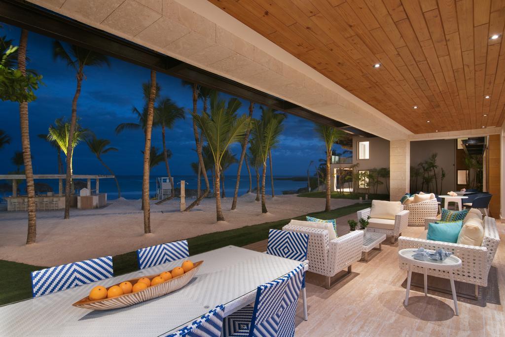 Beachfront One-Bedroom Suite