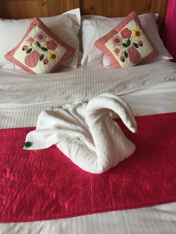 Large Double Room Four Poster Bed Room 4