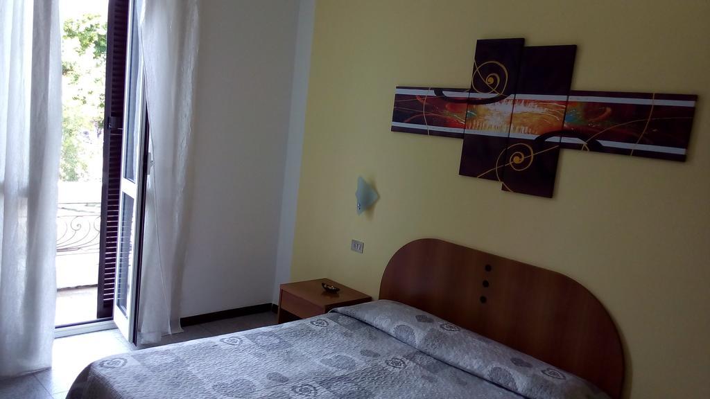 Quarto Duplo Standard com Casa de Banho Partilhada