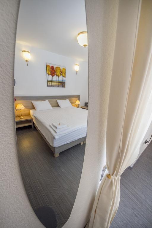Double Room Private Bathroom 1-3
