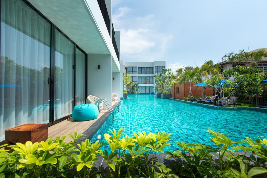 Pool Access Deluxe