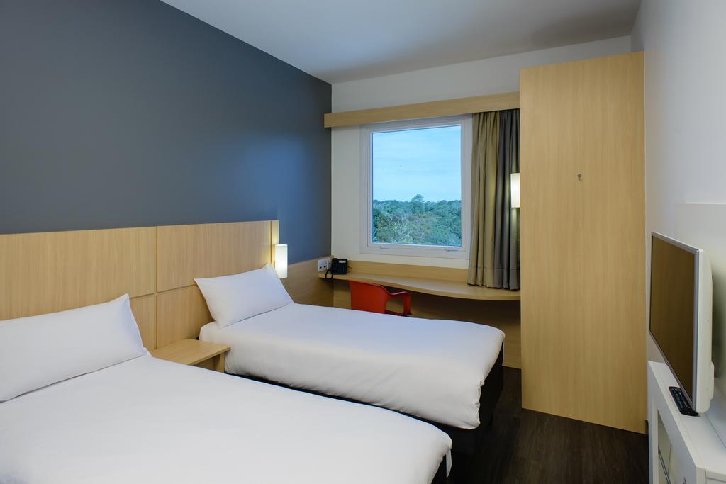Quarto Twin Standard