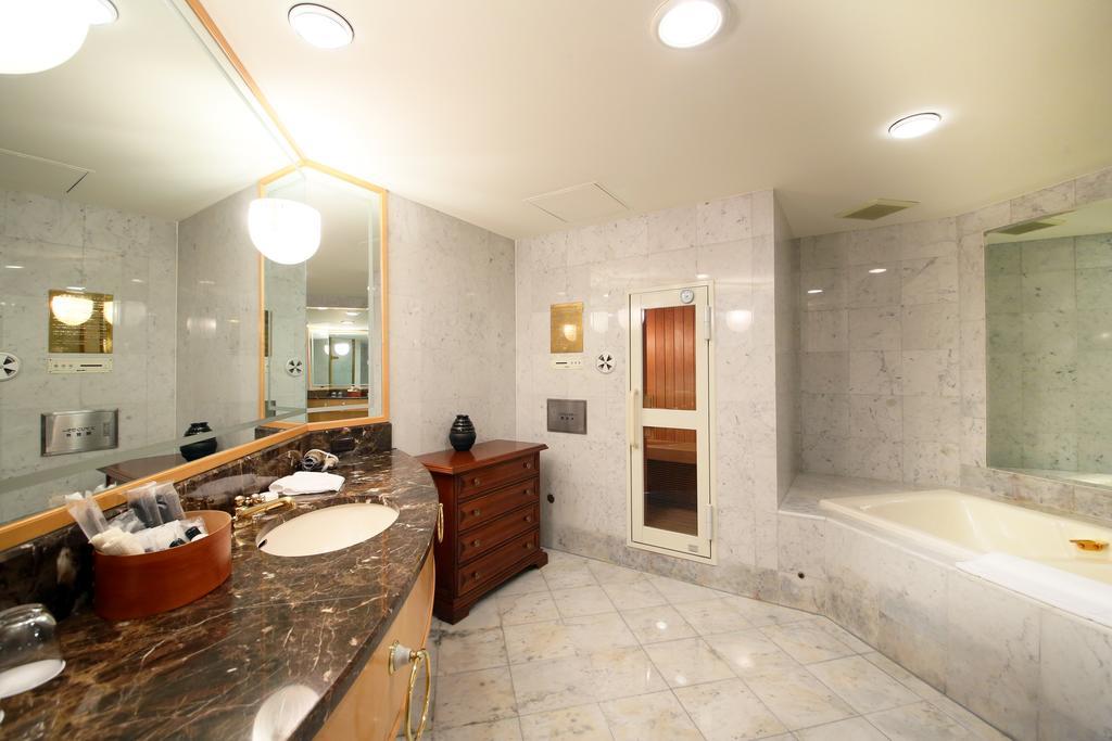 Superior Suite Twin Sauna Club Lounge Access Non-Smoking,666131796:JPEG