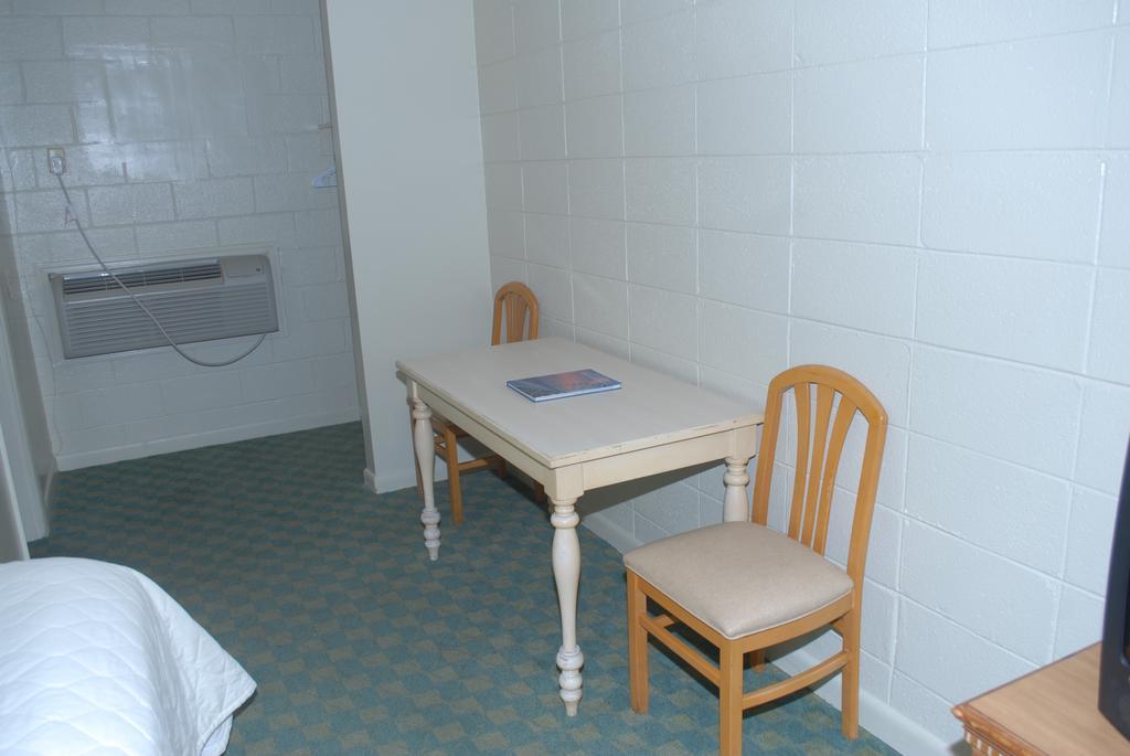Quarto Queen com Vista Piscina