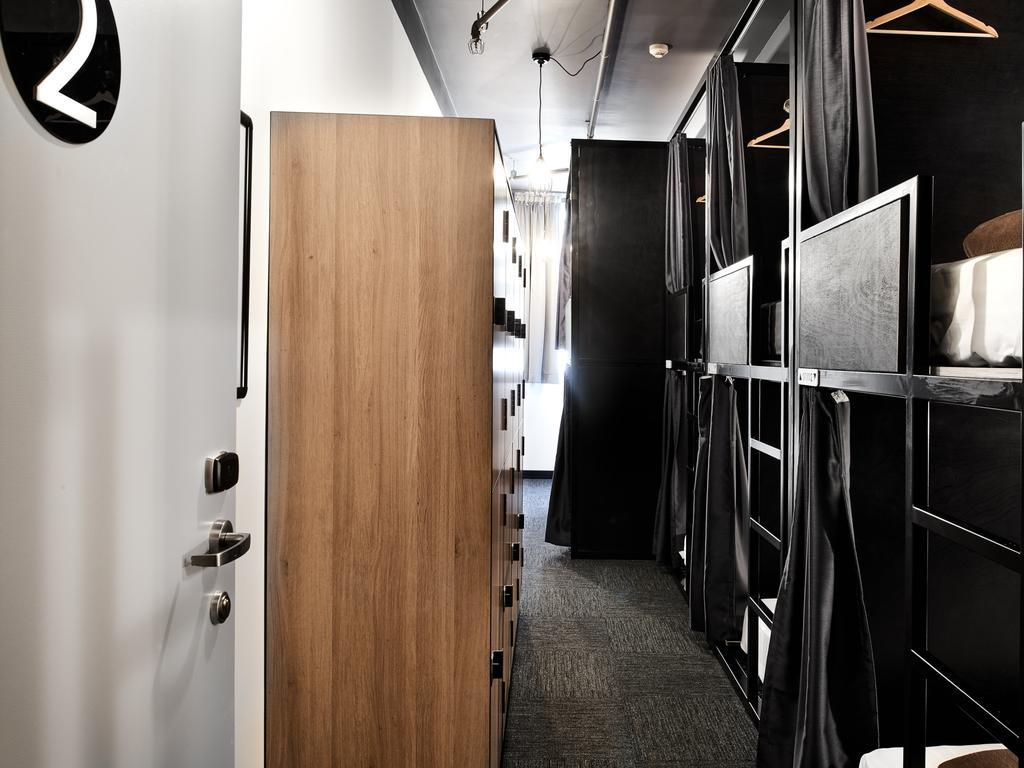 Posto Letto in Dormitorio Misto con Bagno in Comune