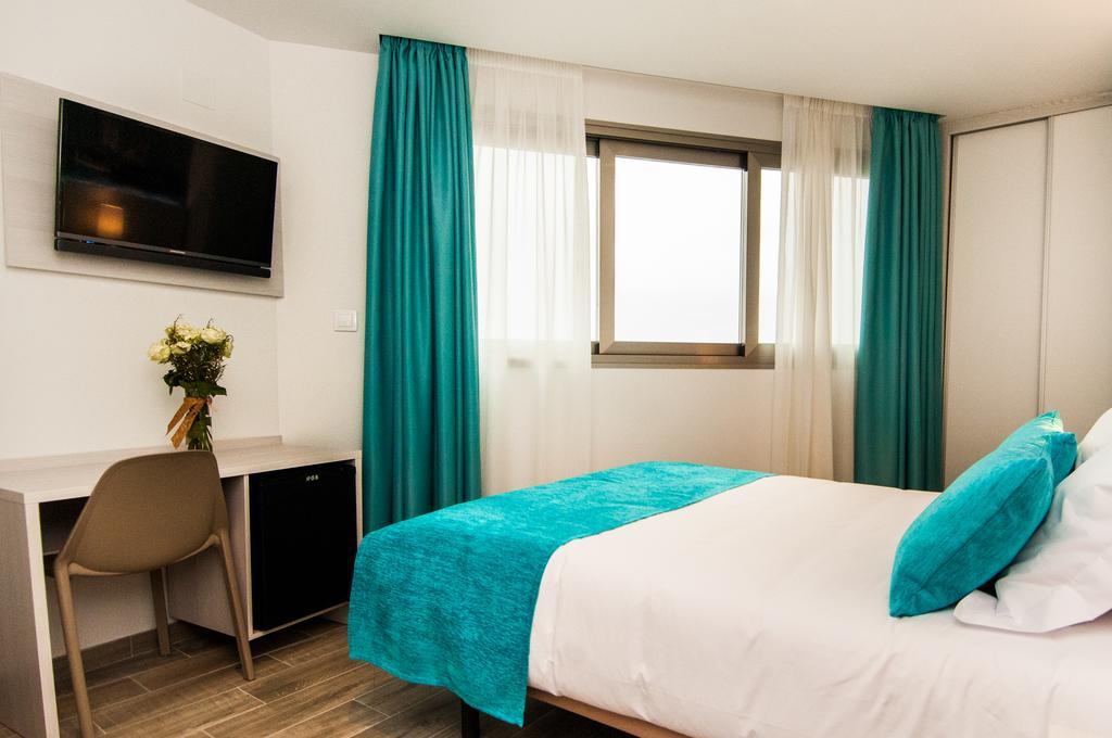 Dreibettzimmer (2 Erwachsene + 1 Kind)