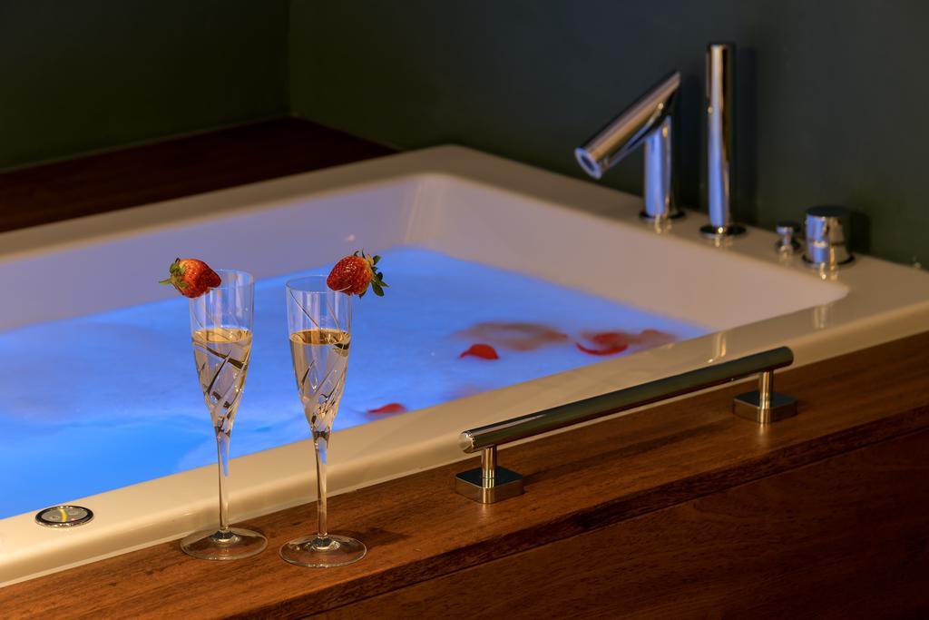 Penthouse Suite Spa Bath