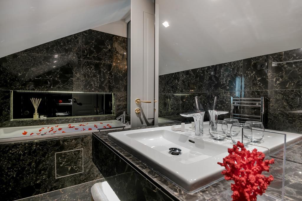 Penthouse Suite Spa Bath