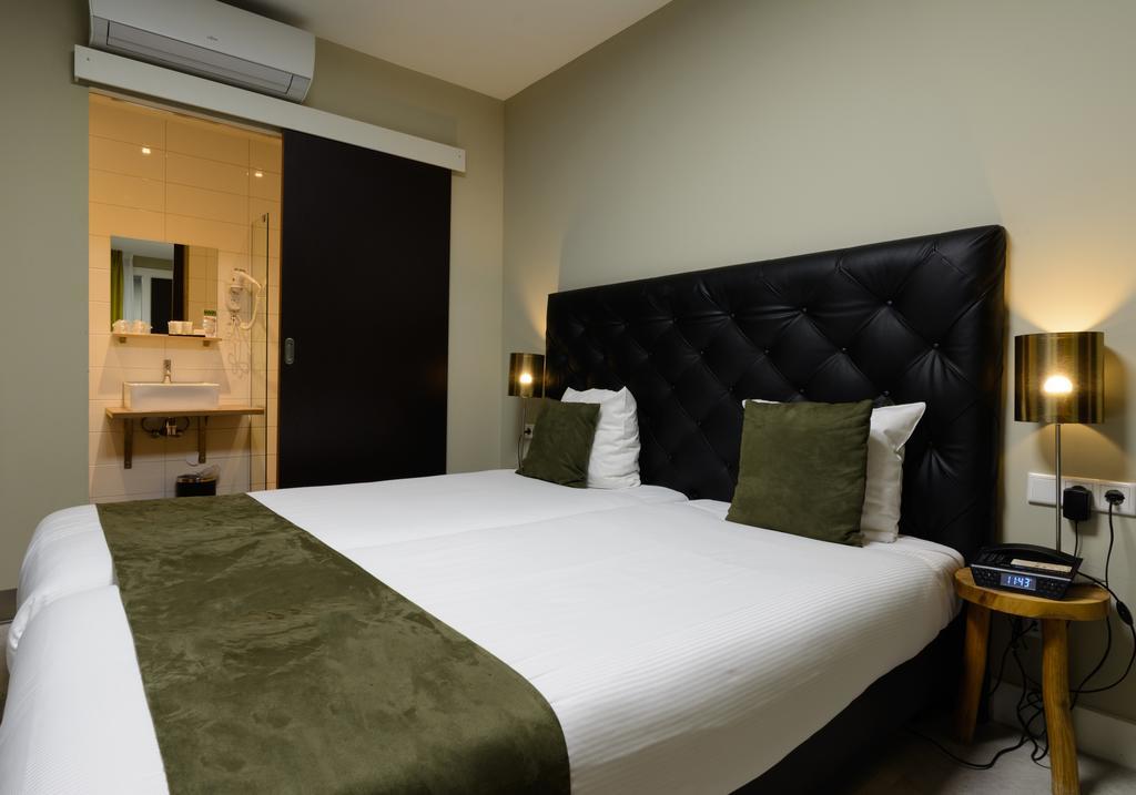 Chambre Lits Jumeaux Budget - Sans Lumière Naturelle