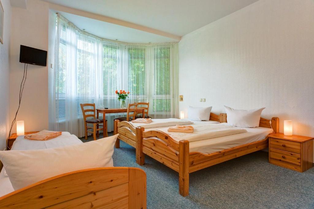Triple Room,43908658:JPEG