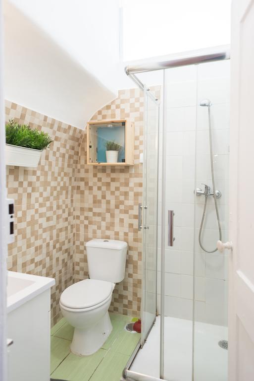 Cama em Dormitório Misto com 6 Camas