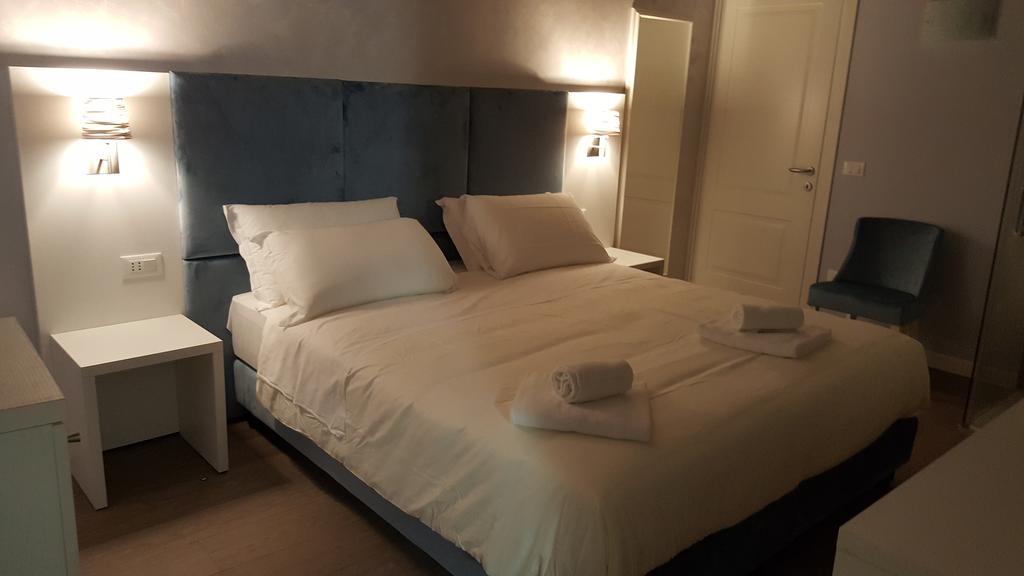 Double or Twin Room Private Bathroom