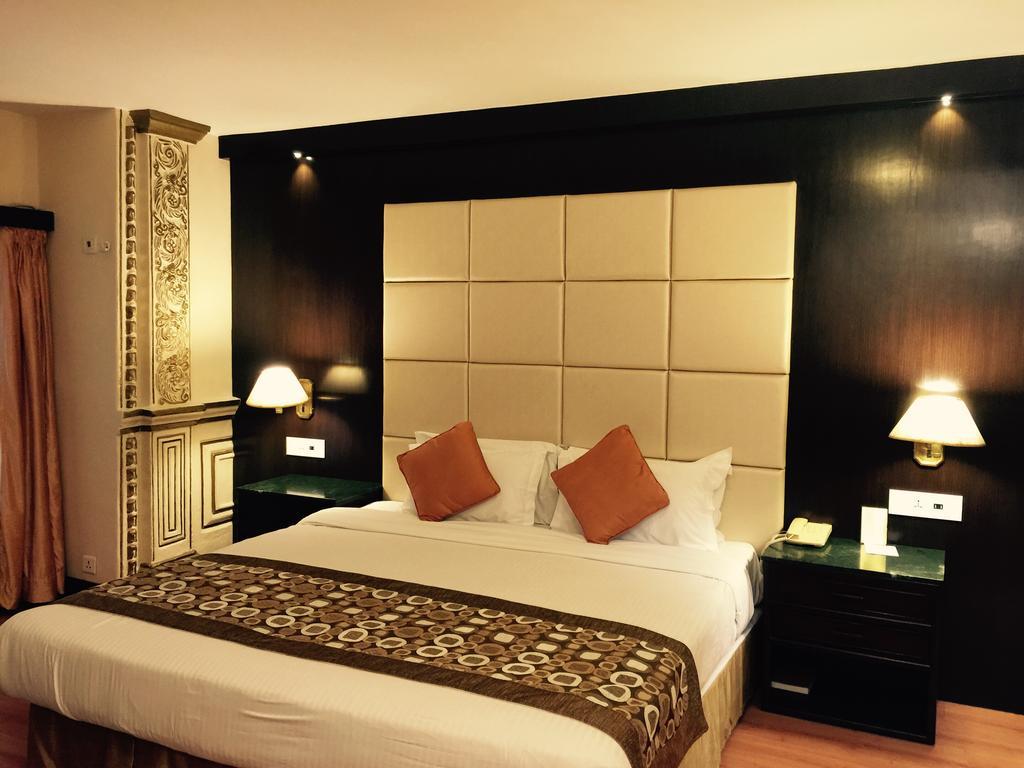 Deluxe Double Room Early Check & Late Check-out by 2 Hrs