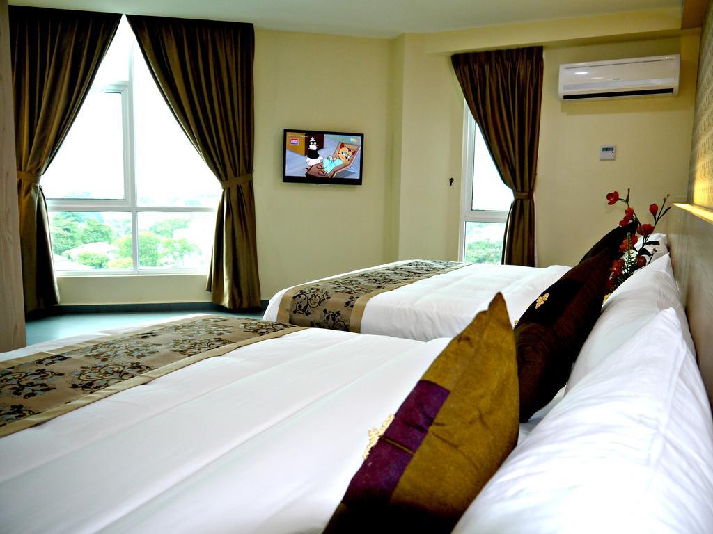 Deluxe Family Room