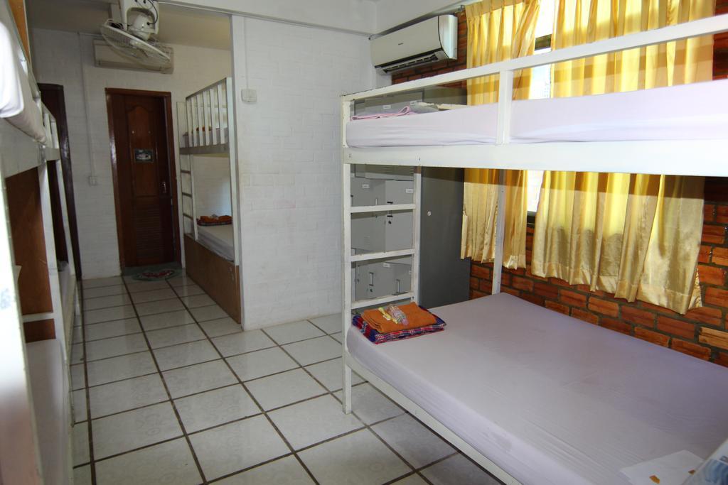 Single Bed Mixed Dormitory Room