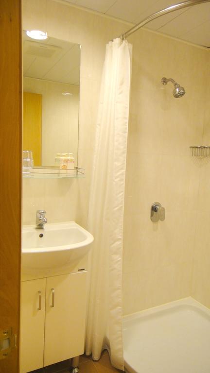 Deluxe Twin Room Private Bathroom