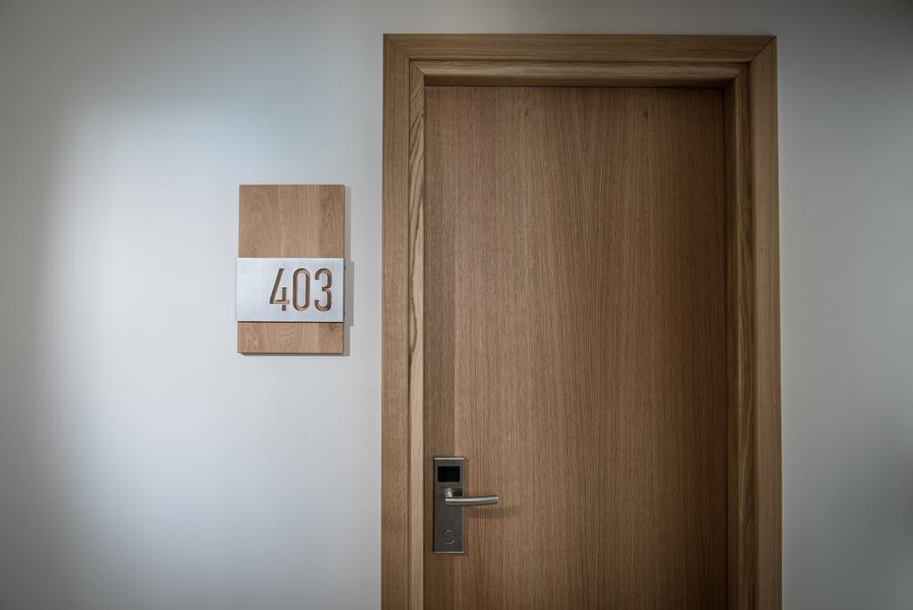 Standard Suite,156353958:JPEG