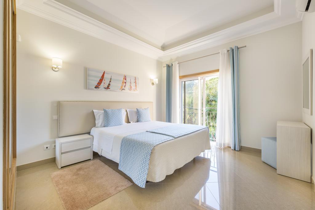Villa mit 4 Schlafzimmern