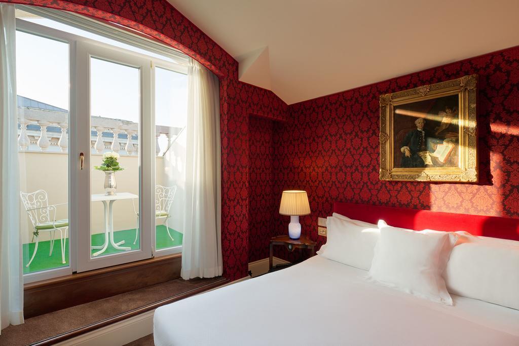 Chambre Deluxe Double ou Lits Jumeaux